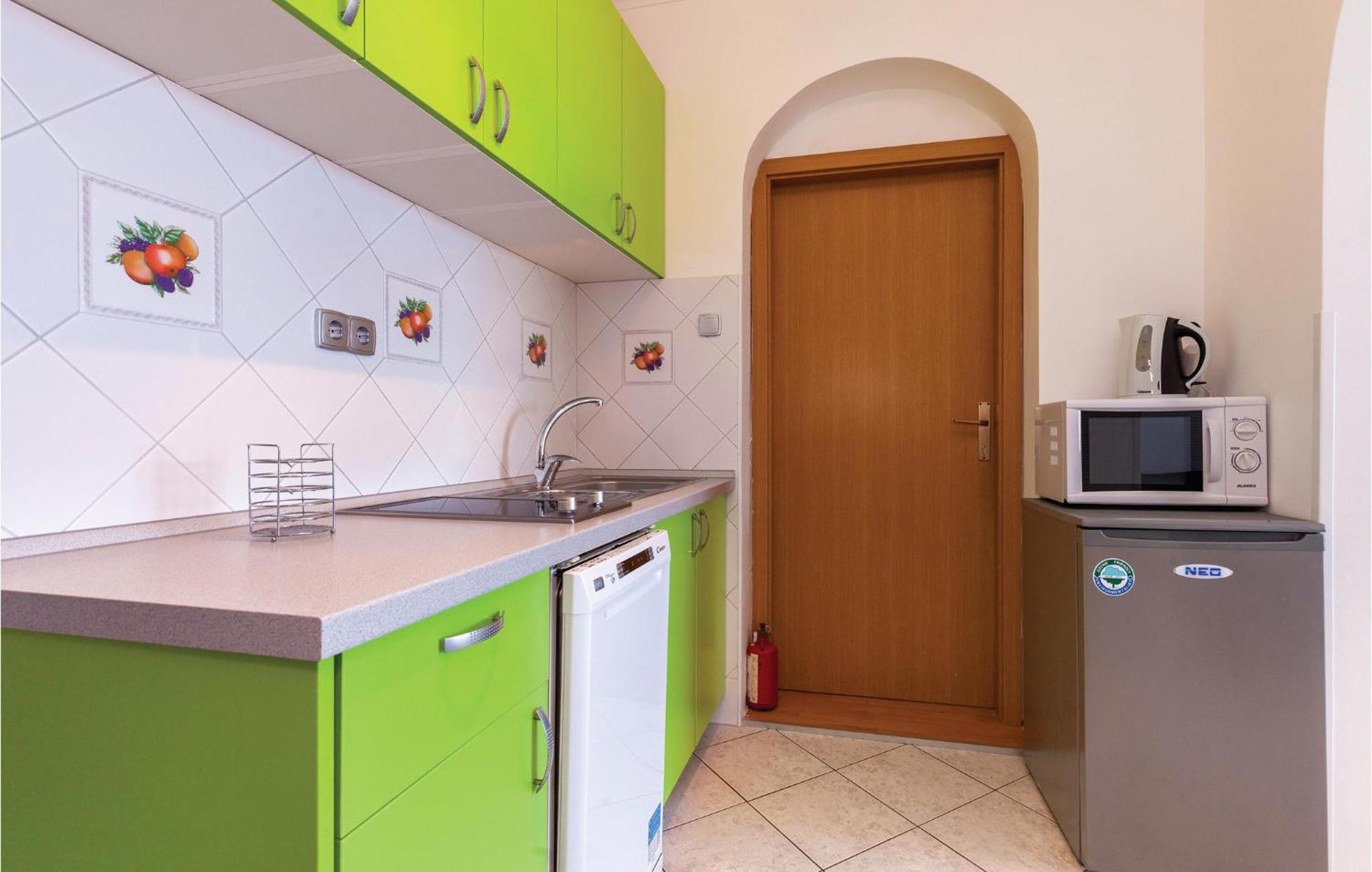 Beautiful Apartment In Crikvenica With Kitchen Buitenkant foto
