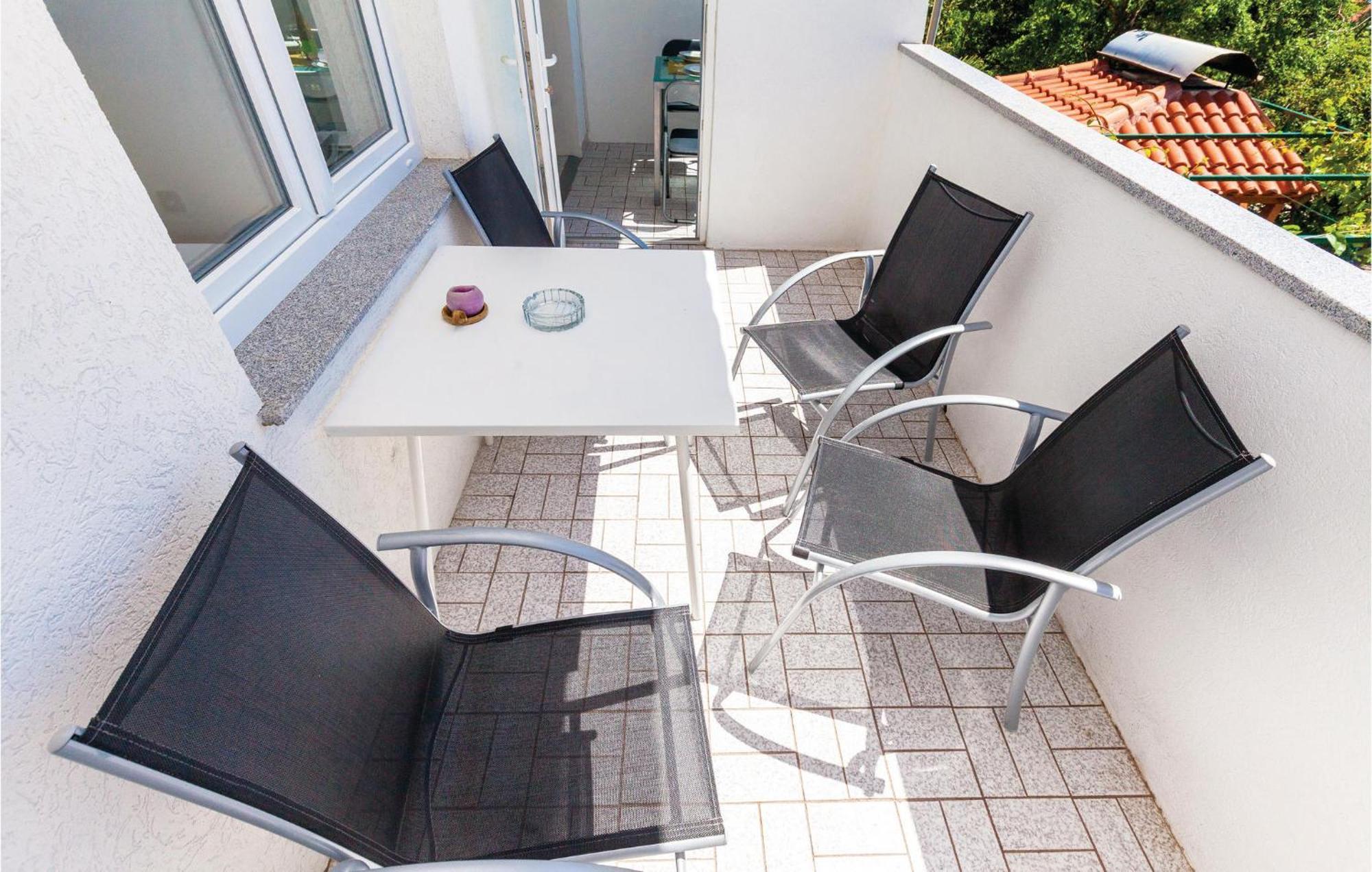 Beautiful Apartment In Crikvenica With Kitchen Buitenkant foto