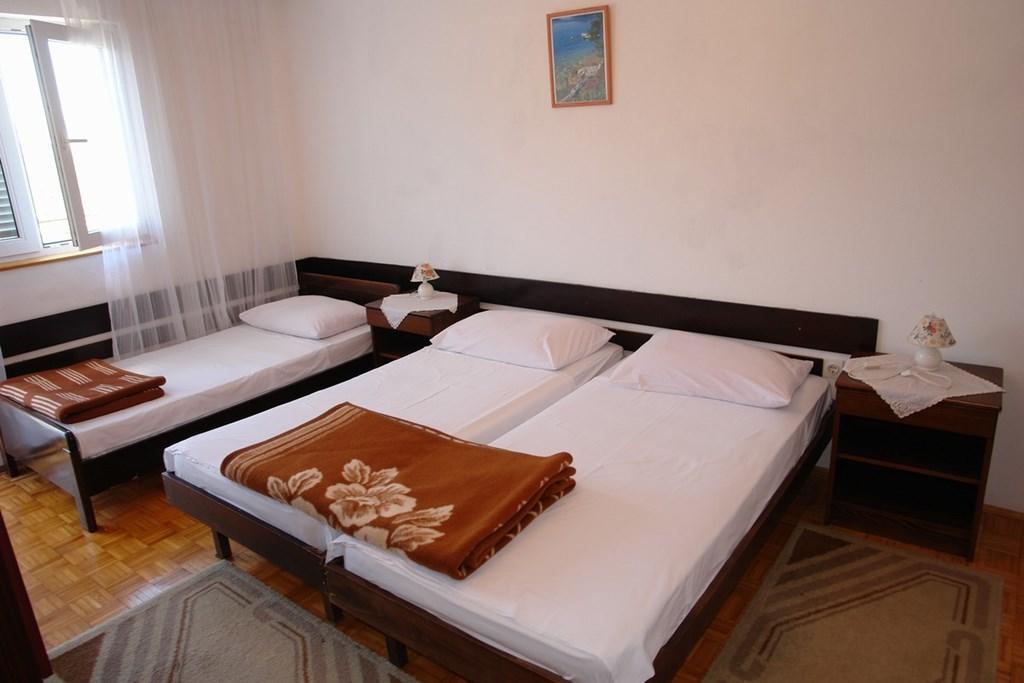 Beautiful Apartment In Crikvenica With Kitchen Kamer foto