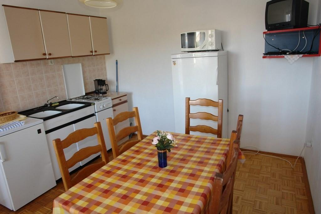 Beautiful Apartment In Crikvenica With Kitchen Kamer foto